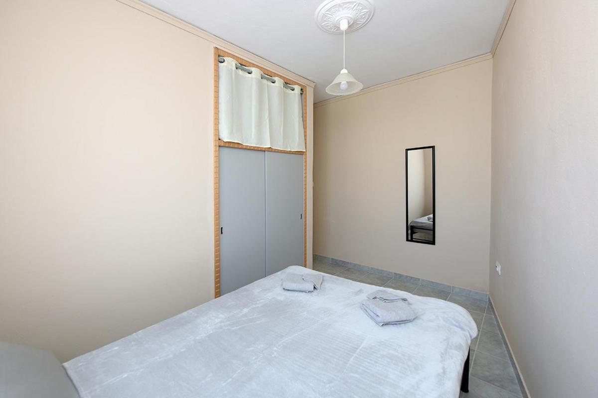 Happy Days Home Apartment Und Studio/Penthouse Ialisos Exterior foto