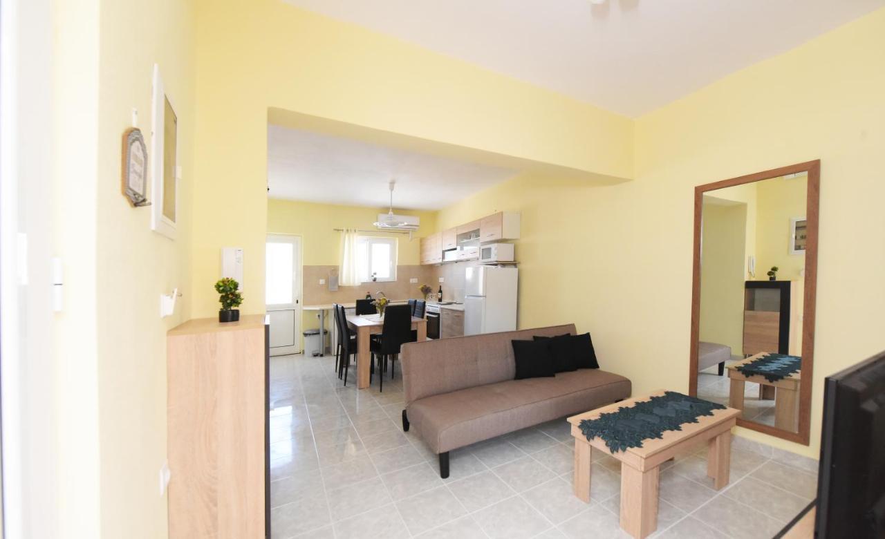 Happy Days Home Apartment Und Studio/Penthouse Ialisos Exterior foto